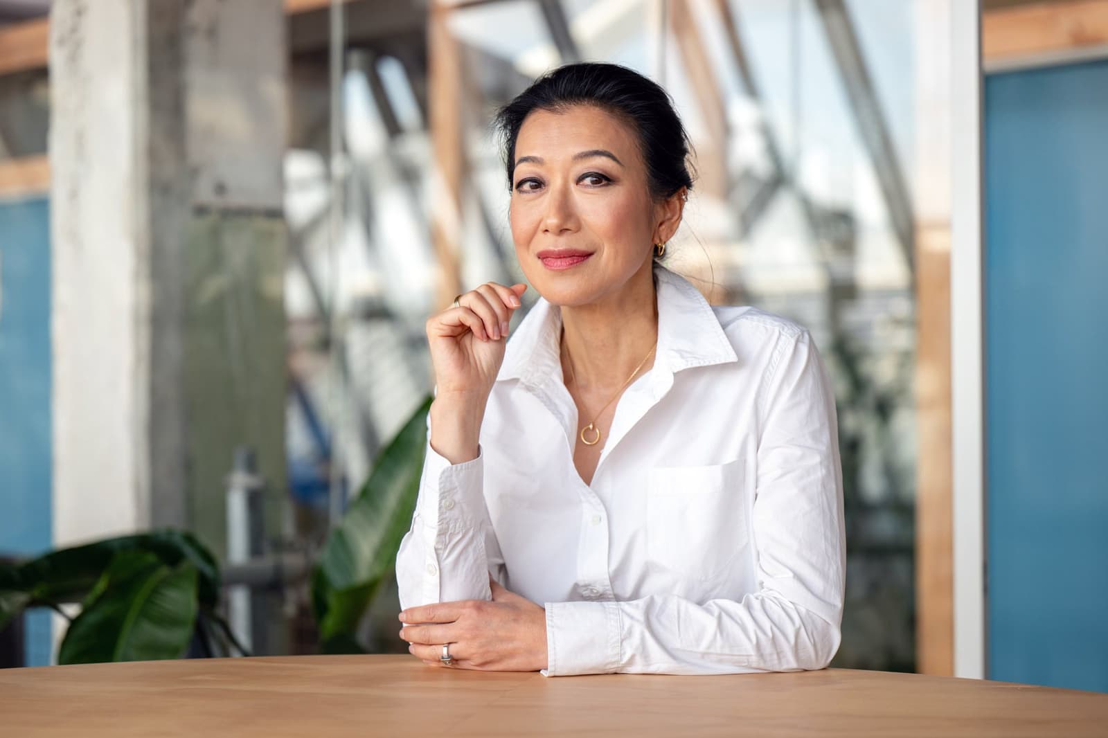 Sue Vloet-Cheng aan tafel